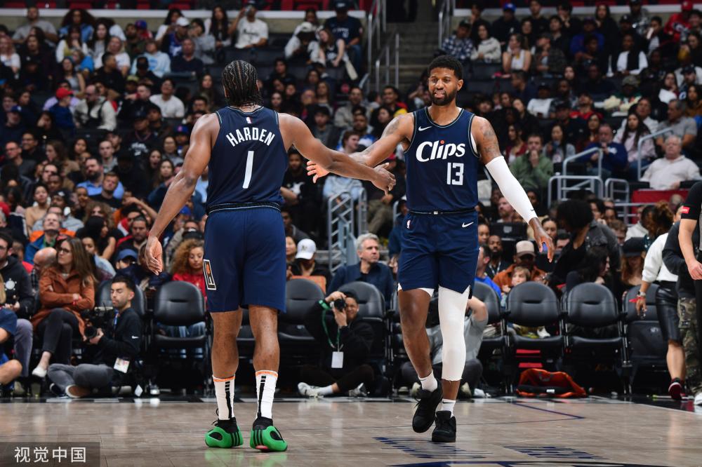 鹈鹕这边则 鹈鹕这边则