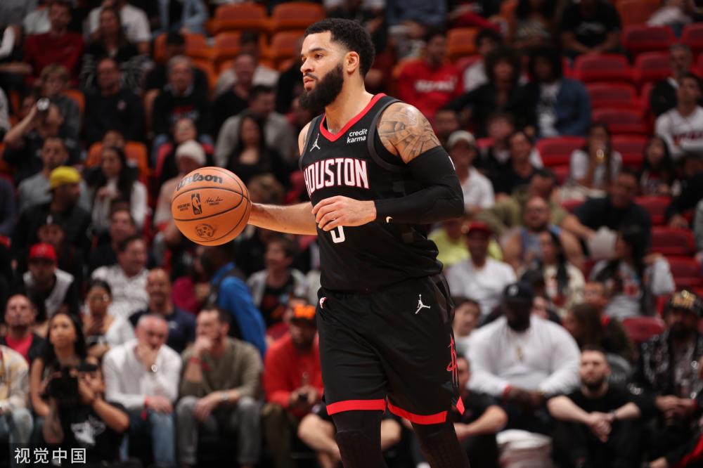 冠赛场上更 冠赛场上更